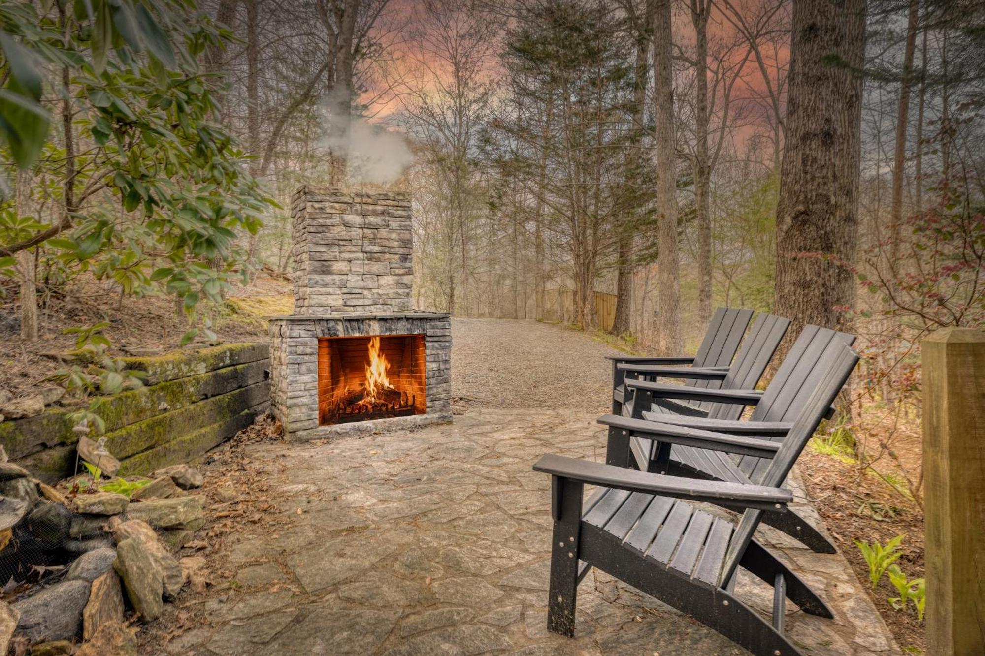 Secluded Sunrise Ridge-10 Min From Blue Ridge, King Beds, Hot Tub, 2 Porches, Fireplace Wood Burning, Mountain View, Cozy Екстер'єр фото